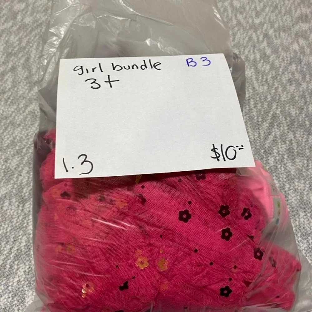 Girls 3+  clothes bundle. SKU-B3